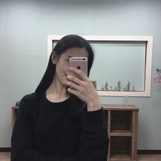가묨미 on Instagram: “좋은원단으로 꼼꼼히 만든 맨투맨 ! 목부분은 두겹우로 되있어 쉽게 늘어나지않아요🙈 . 탁월한 품질을 합리적으로 만들고, 제조원가를 투명하게 공개하는 착핝브랜드, #플레이니 . #플레이니 #plainy #오오티디 #맨투맨 #데일리룩 #스웨트셔츠 #일상…”