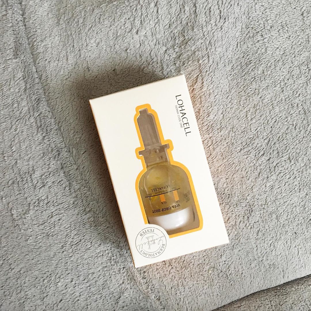 지후(23) on Instagram: “로하셀에서 새로나온 비타민앰플✨ 요즘 이거 하나만 바르는중! 바르면 바를수록 피부가 쫀쫀 하애지는거 같구 보이는 비타민이라 더 믿음이간다구요〰 앰플로 간단하게 피부활력과 주름개선을 홈케어로 가능해서 넘 좋다 ( ˘ ³˘)♥…”