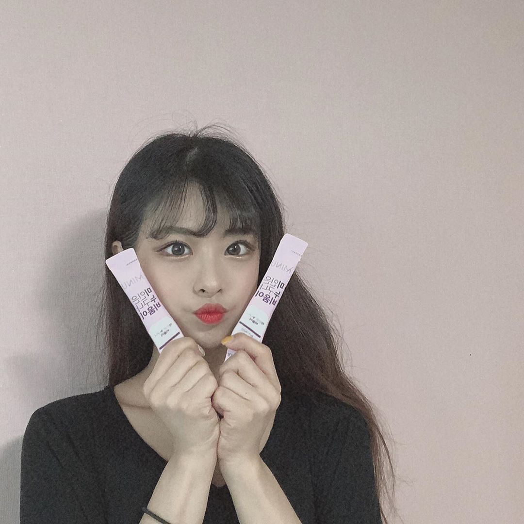 EUNSEO on Instagram: “장건강에 효과를 준다는 미누 비움이‼️ 제가 좋아하는 선미언니가 광고하길래 믿고 써봤습니다! 🤟아침마다 하나씩 먹어주고 있는데 확실히 전과는 다른느낌..!!! 매일 같이 화장실을 자주 가니까 배도 쏙 들어가고 다이어트 효과도 느껴져요~! 제일좋은건…”