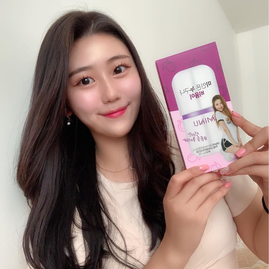 권하정 on Instagram: “<미누 비움이> . .  살빼느라 굶고, 영양분 섭취를 잘 못하셔서 장 활동이 제대로 되지 않는 분들은 필수 섭취❗️❗️ . . 처음에 제품 받았을때는 쓴 맛이 날 것 같아서 걱정 됐었는데, 물이나 우유에 타서 먹으니까 물,우유맛 밖에 안나서 더…”