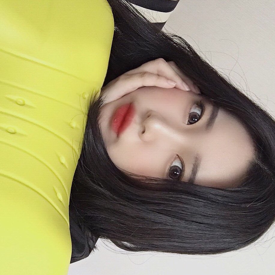 유가인 🐾 on Instagram: “'라이프굿즈-꼬북베개'
목건강에도 좋고 편해서 꿀잠 잘 수 있는 꼬북베개 최고당 
맨날 이거만 써야지♡
-
(제품제공 라이프굿즈)
#꼬북베개 #베개 #베개추천 #라이프굿즈 #데일리굳즈 #똑같다 #자세교정 #기능성베개”