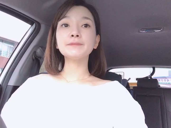 백장미 on Instagram: “⠀⠀⠀⠀⠀⠀⠀⠀⠀⠀⠀⠀⠀⠀⠀⠀ ⠀⠀⠀⠀⠀⠀⠀⠀⠀⠀⠀⠀⠀⠀⠀⠀ ⠀⠀⠀⠀⠀⠀⠀⠀⠀⠀⠀⠀⠀⠀⠀⠀ 승모근 마사지🧘🏻‍♀️ 바리스타 수업왔는데 너무 일찍와서 대기하면서 라이프굿즈 핫볼로 마사지 하고있어요😁 가방에 쏙들어가는 휴대용 사이즈라서 가지고 다니기도…”