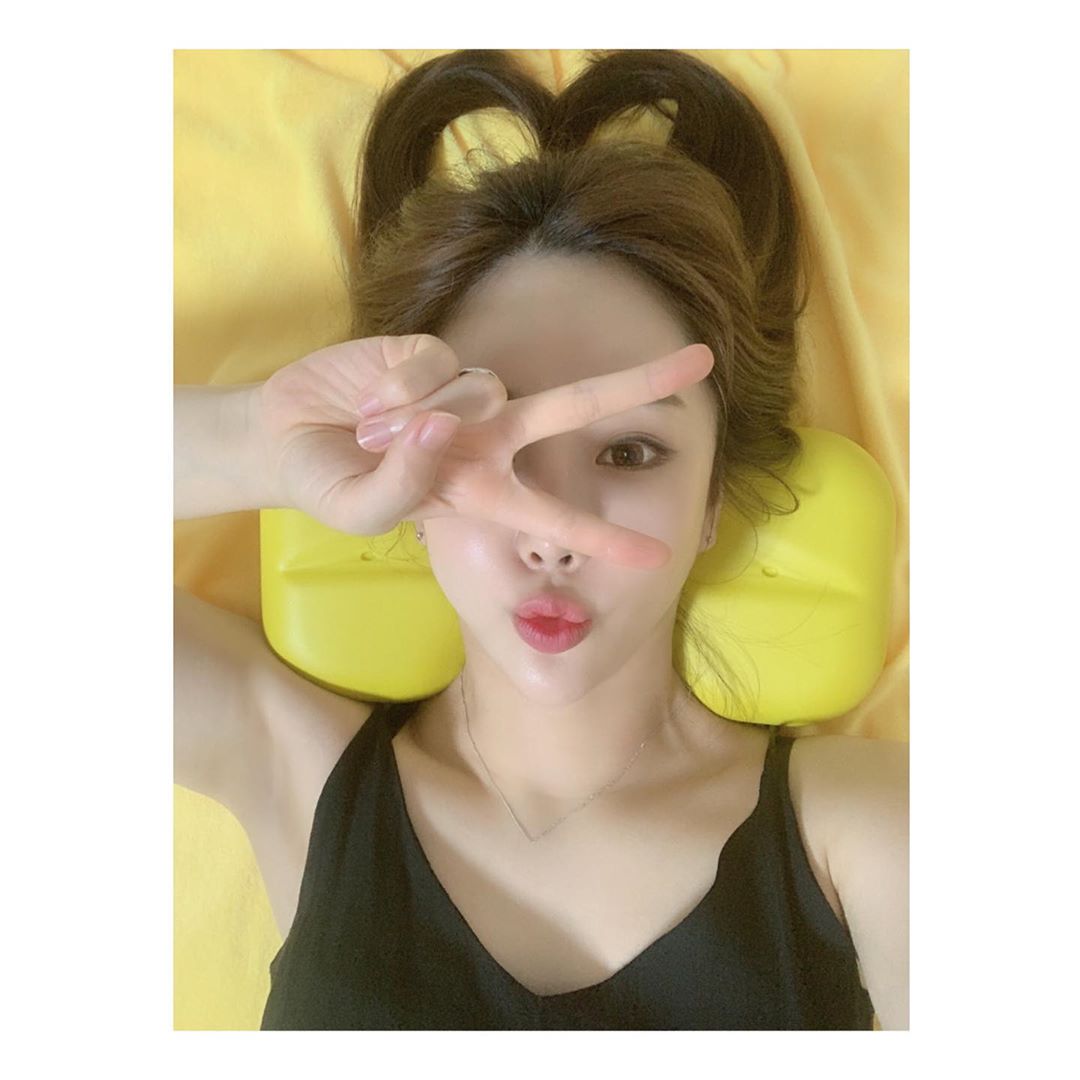 뮤베르 🌈💎🔱🔮🌙 on Instagram: “목아파서 세달을 고생하고 마사지받아도 그때뿐이었는데 목 자세교정도되고 일어나서 목이안아파서 좋우다 🤭”