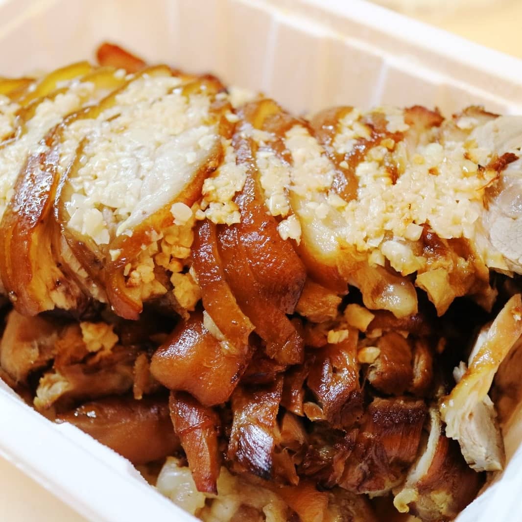 청라 커넬웨이 갔다가 옥천불난족발 포장해서 먹었어요. 매운맛으로 먹을까 하다가 마늘로 초이스 했는데 짱맛! 
종종 주문해서 먹어야징 ㅋㅋㅋ

#청라족발 #청라커넬웨이옥천불난족발 #옥천불난족발 #백종원삼대천왕 #옥천불난족발마늘족발 #청라맛집 #인천청라맛집 #인천청라족발