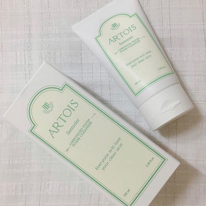 임은지 on Instagram: “아르투아 산토리니 폼클렌징✨
폼클렌저 자극없이 없어서 좋고 거품도 잘나고 특히 향이 너무좋아요! 냄새에 민감에서 아무거나 못쓰는데 이 폼클렌징은 아쿠아앤 프레싀 향!청귤 향! 미스트 이후로 출시된 제품 🤩
세안하고 깔끔해서 너무 좋다 😇”