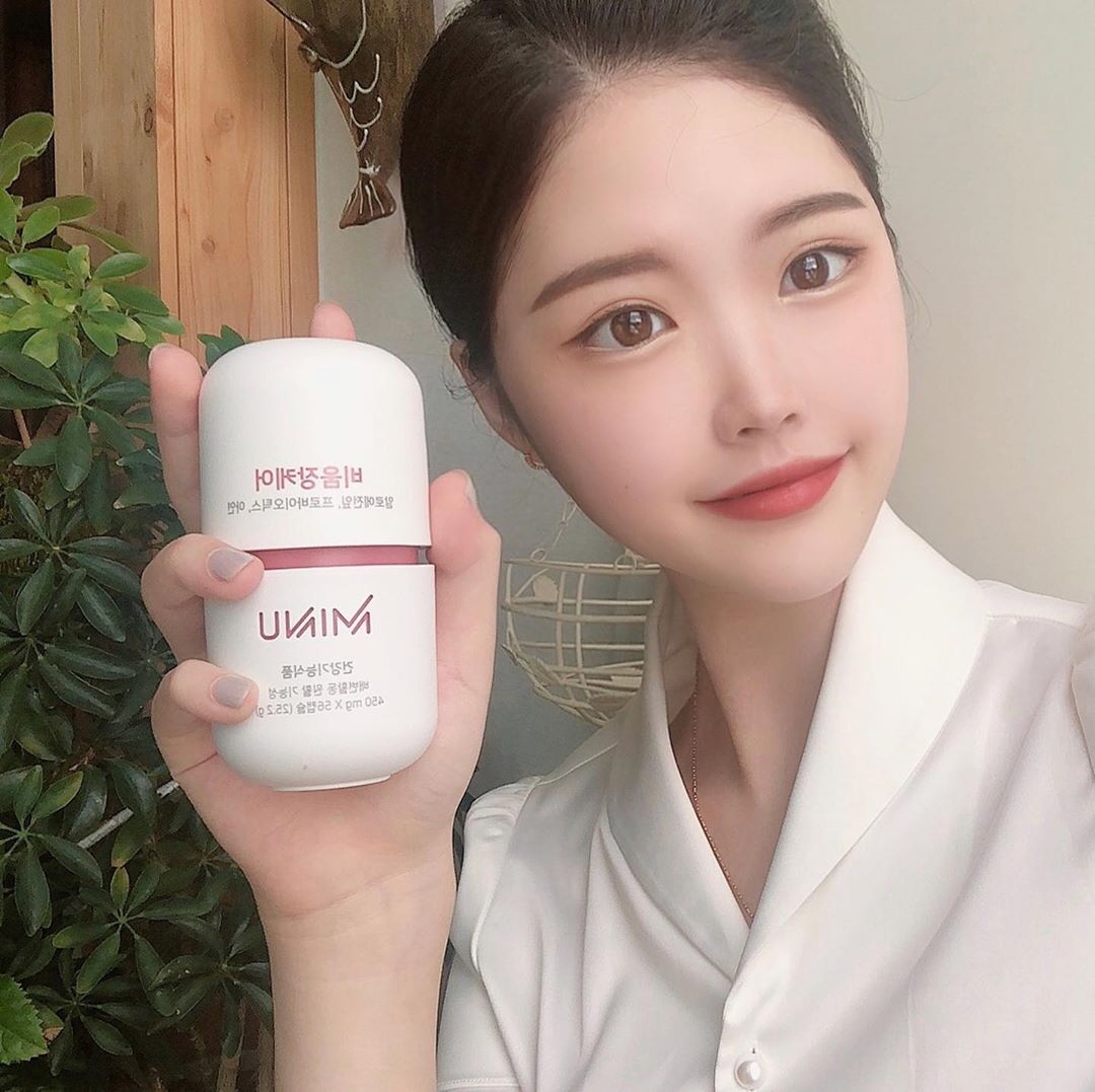 은수 on Instagram: “알로에전잎, 난소화성말토덱스트린, 프로바이오틱스 성분이 들어가서 몸에도 좋고 1석2조!! 다이어트 또는 불규칙적인 생활로 인한 변비가 있는 분은 이거 꼭 먹어야 몸에 불균형이 안와용 효과는 짱👍”