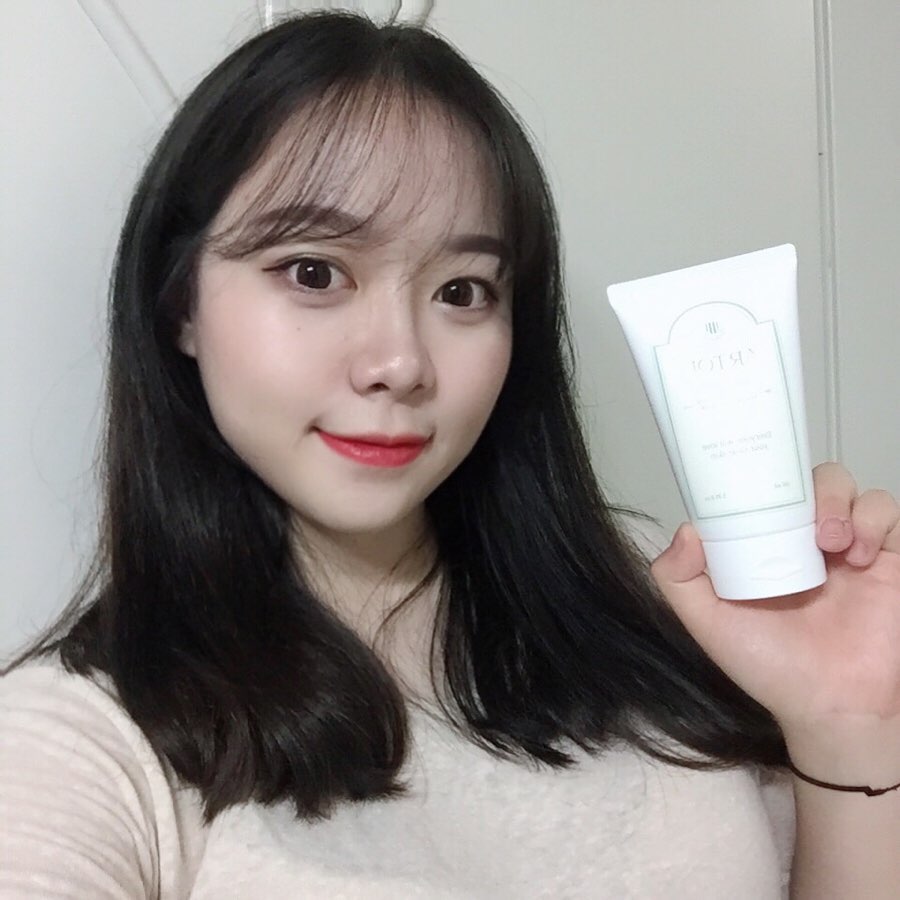 이채원 on Instagram: “⭐️천사연구소 아르투아 산토리니 폼클렌저⭐️ 세정력이 좋고 마무리감이 너무 좋아 최근에도 꾸준히 쓰는 폼클렌징이에요 !! . . ✔️아쿠아앤프레쉬향으로 시원한 청귤향 ✔️거품이 부드럽고 많이 나서 세안할때 기분이 좋아짐 ✔️마무리감은 수분이 있어…”