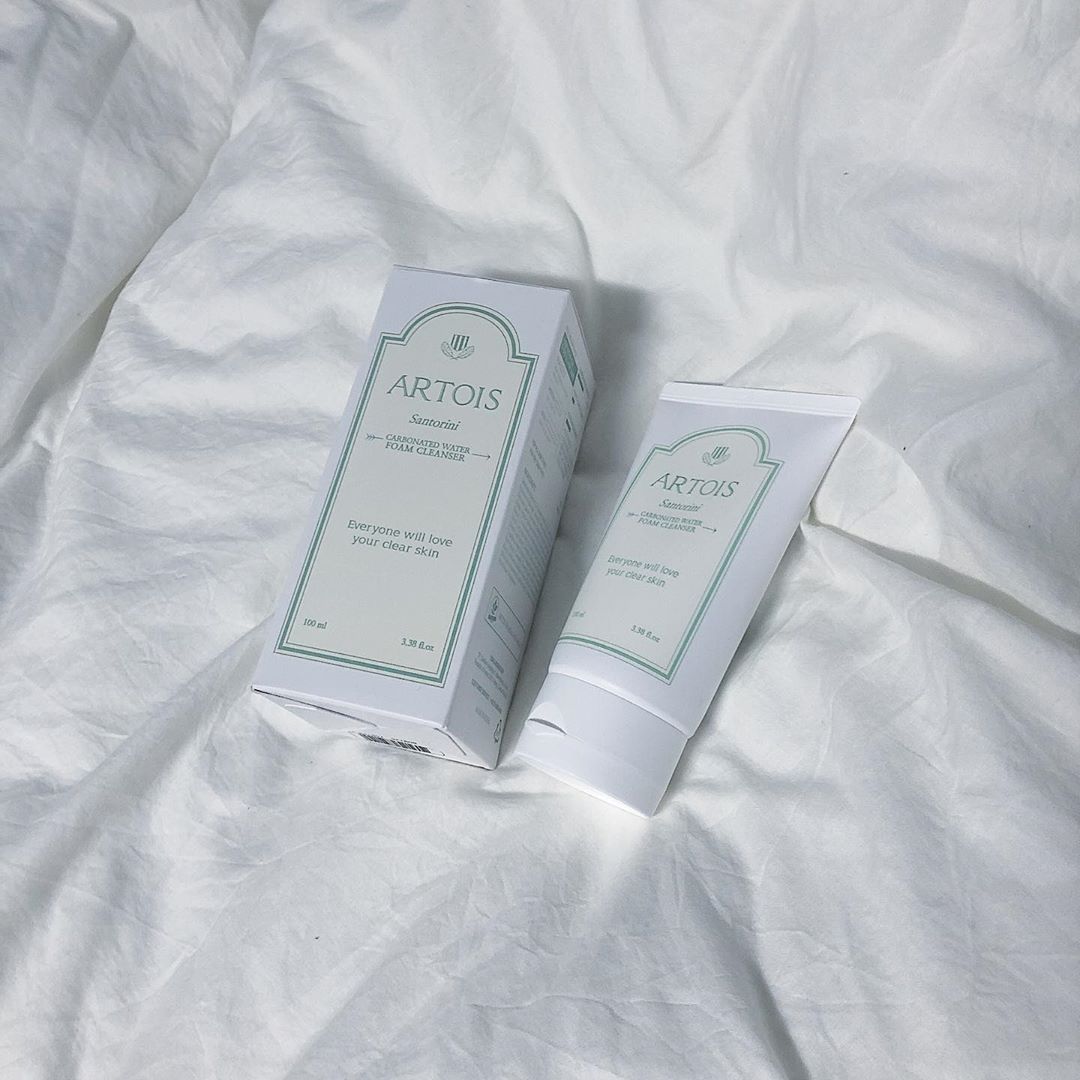 수빈 on Instagram: “아르투아 폼클렌징 향 역시 날 실망 시키지 않는다구욧 ƪ(˘ᴗ˘)┐ 시원한 바다와 방금 딴 듯한 싱그러운 청귤향 이라고 합니다 ! 클렌징 자극도 없고 기본 세안 두번은 꼭 하는데 한번만 해도 노페물을 빼주는 느낌 너무 좋다 정말 (•ᴗ•)❤…”