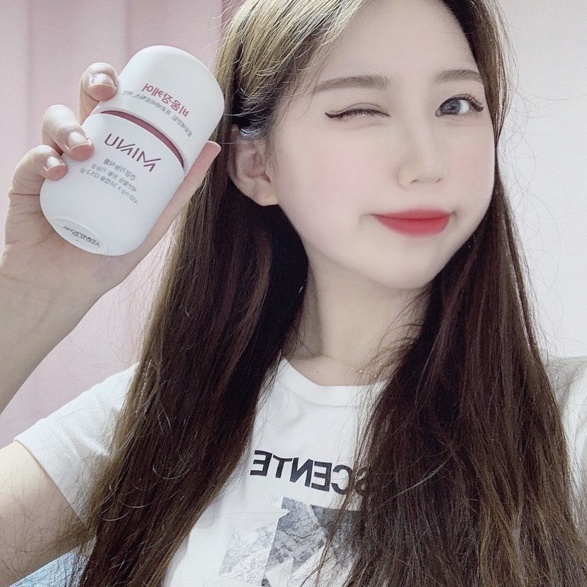 아영 on Instagram: “미누 비움장케어 💊 알로에전잎과 난소화성말토덱스트린, 프로바이오틱스가 함유되어있어 쾌변과 함께 변비가 개선되는 제품이에요 💩 즉효성이 뛰어나서 장기능이 원활하지 않은 분께 추천할게요 !!! 이거먹으면 살도 같이 빠지니까 무리한 다이어트로 인해…”