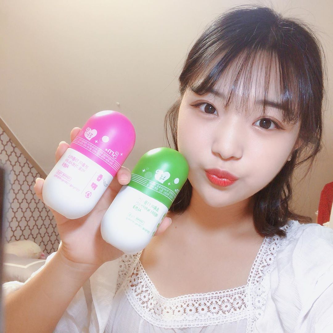 가영 on Instagram: “분홍이 초록이 시즌3❤️ 기존 버전과 달라진 점은 이상한 냄새가 나지 않고 분홍이와 초록이의 색 구분이 뚜렷해져서 헷갈리지 않고 먹을 수 있는 점 쪼개서 먹기 쉽게 절개선이 있다는 것 목넘김이 쉽다는 것👍🏻 분홍이는 식전에 먹고 초록이는 식후에…”
