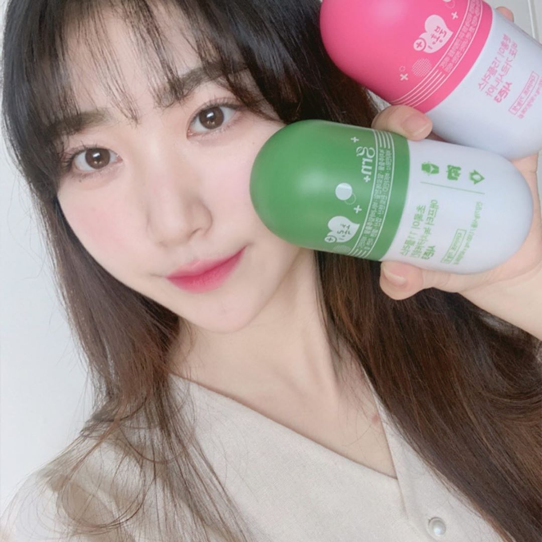 娜榮 on Instagram: “grn 분홍이 초록이 시즌3❣️ 예쁘게 분홍색 초록색으로 코팅되어 특유의 냄새도 없구 구분하기도 쉽당! 큰 알약 잘 못먹는데 절개선이 있어서 쪼개서 먹기두 좋당 ✔️분홍이 식전 1일 3회 ✔️초록이 식후 1일 2회 만 먹어주면 올 여름 다이어트…”