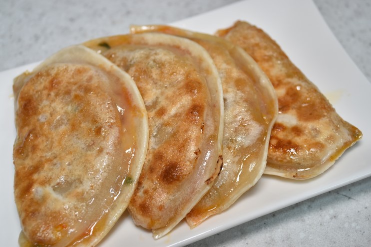 [리얼리뷰/만두추천] 꿀처럼 맛있다고 해서 지어진 이름 꿀만두! 제가 한번 먹어보겠습니다