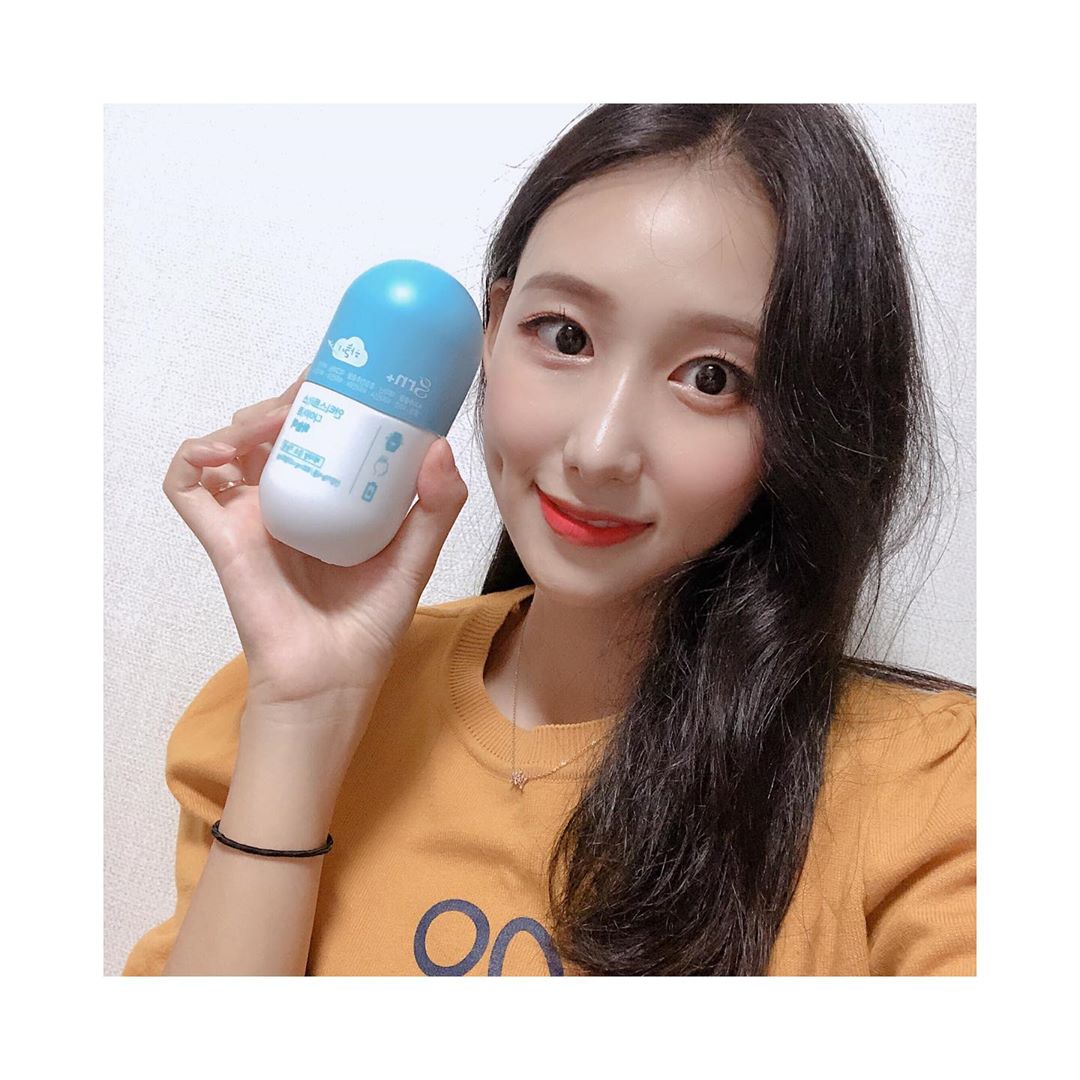 소연🖤재우 on Instagram: “여름철에 다이어트는 필수 ‼️ 계속되는 다이어트 도중 접하게된 grn하늘이 ☁️ - 하늘이에 들은 녹차추출물은 혈중 콜레스테롤 개선과 체지방감소, 체중감소에 도움을주고 거기에 에너지 체력보충에 좋은 비타민B군, 스트레스로 인한 피로와 긴장 케어를…”