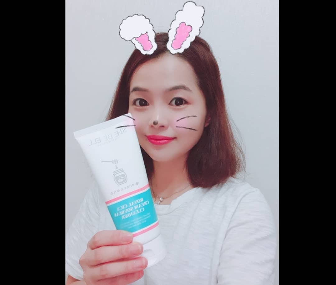 - on Instagram: “ewg 올 그린 등급, 저자극 판정 받은 #폼클렌징 쫀쫀한 제형의  ph5.5의 약산성 제품. 깨끗하게 세안이 잘 되요. 콩에서 추출한 콩포뮬라가 건강하고  촉촉한 피부 유지에 도움을 준다고 해요❤  #Shedeell #쉬드엘 #쉬드엘콩클렌저…”