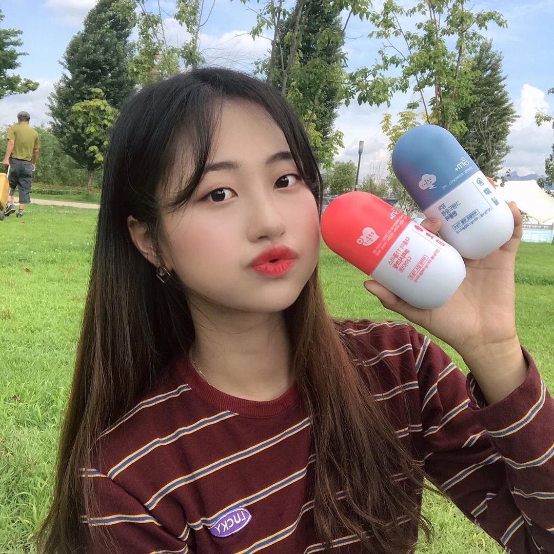 나은 on Instagram: “❤️GRN 다홍이 천둥이💙 ⠀⠀⠀ 🌱천둥이는 장건강을 책임지는 유산균 등 유익균을 증가시키고 유해균을 감소시켜 배변활동을 도와준다구yo ⠀⠀⠀ ⠀⠀⠀ ⠀⠀⠀ ⠀⠀⠀ ⠀⠀⠀ ⠀⠀⠀ ⠀⠀⠀ ⠀⠀⠀ ⠀⠀⠀ ⠀⠀⠀ 🌱다홍이는 한 달에 한 번 찾아오는 여성의…”