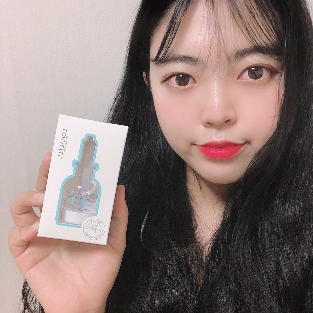 세인🧚🏻‍♀️ on Instagram: “97%의 히알마이드와 피부 진정 보습에 도움이 되는 병풀추출물과 마데카소사이드 그리고 피부 보습과 활력에 도움이 될 수 있는 홍삼, 하수오뿌리, 구기자 추출물이 함유되어 있고 미백, 주름개선 2증 기능성이 포함되어 있는 로하셀 하이드롭샷 앰플 물광에…”