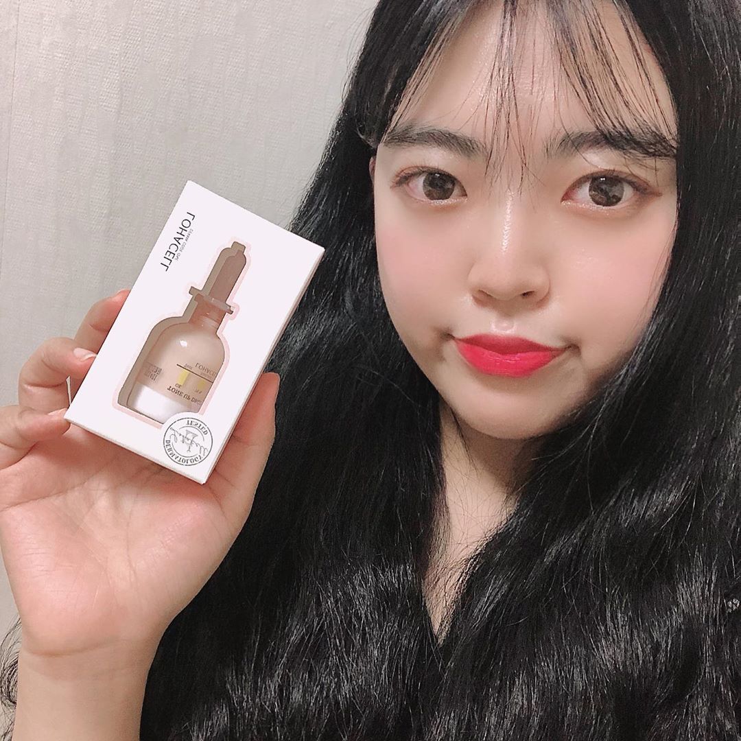 세인🧚🏻‍♀️ on Instagram: “톤업 드롭샷 앰플은 전 성분 EWG 그린등급으로 안전하게 사용 할 수 있는 홈케어 제품 멜라닌 색소를 억제시켜준다! 미백에 최고 ㅎㅎ . . . . . #로하셀 #lohacell #로하셀드롭샷앰플 #톤업드롭샷앰플 #드롭샷앰플 #로하셀앰플 #미백앰플…”