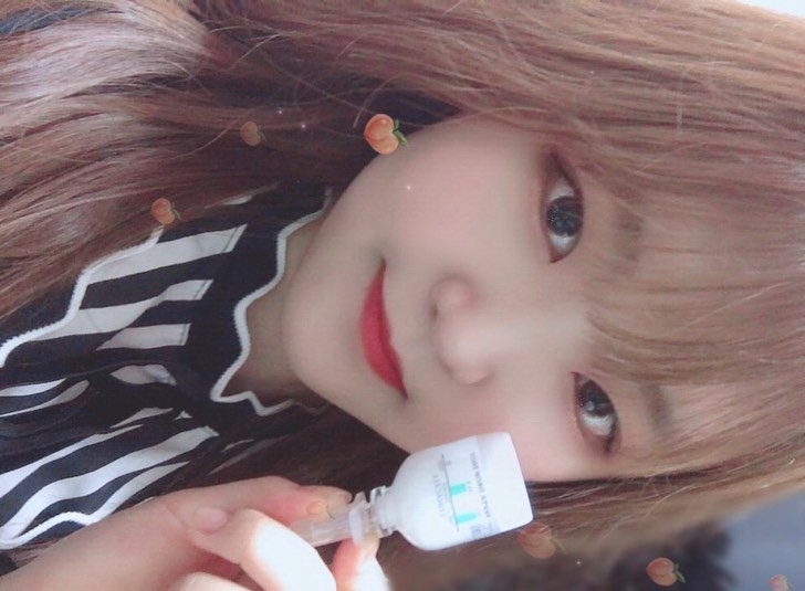 박수연(20) 🎬 on Instagram: “🌿 로하셀 펩타 드롭샷 앰플 🌿 ✔️피부 탄력에 도움이 될 수 있는 성장인자와 펩타이드, 콜라겐이 들어있어요! 탄력향상에 도움을 주는 에버라스팅꽃은 물론이고, 피부진정과 피부 당김 현상을 완화시키는데 도움을 주는 월계수 잎 추출물이 함유되어…”