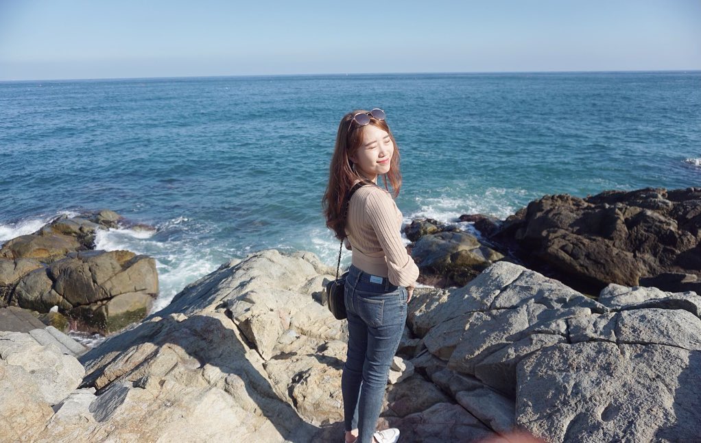 부산가서도 이녀석,, 놓칠수없었어요,,, 진짜 핵 좋움,,,ㅠㅠ
열심히 노느라 살쳐질까봐 가져가서 엄마랑 같이 리프팅했어용,,❤️ 기존 5ml주사기 5개+20ml앰플 1키트= 68000원에서 3.5ml주사기 10개+20ml앰플 1키트=55000원 으로 가격 인하!! 진짜 가격 미쳤어요ㅠㅠㅠ 이번에 구매안하면 언제 다시 공구가 올지몰라요,,,진짜 어렵게 진행하는거에요,,,😭 공구 오늘부터 진행할 예정입니다‼️‼️‼️
구매 원하시는분들은 저한테 살포시 dm 부탁드려용ㅎ
.
.
.
.
#인생팩 #공구중 #공구화장품 #공구 #부산 #여행 #뷰티스타그램 #코덕 #브이라인팩 #인생브이라인팩#좋아요 #좋아요반사 #일상 #일상소통