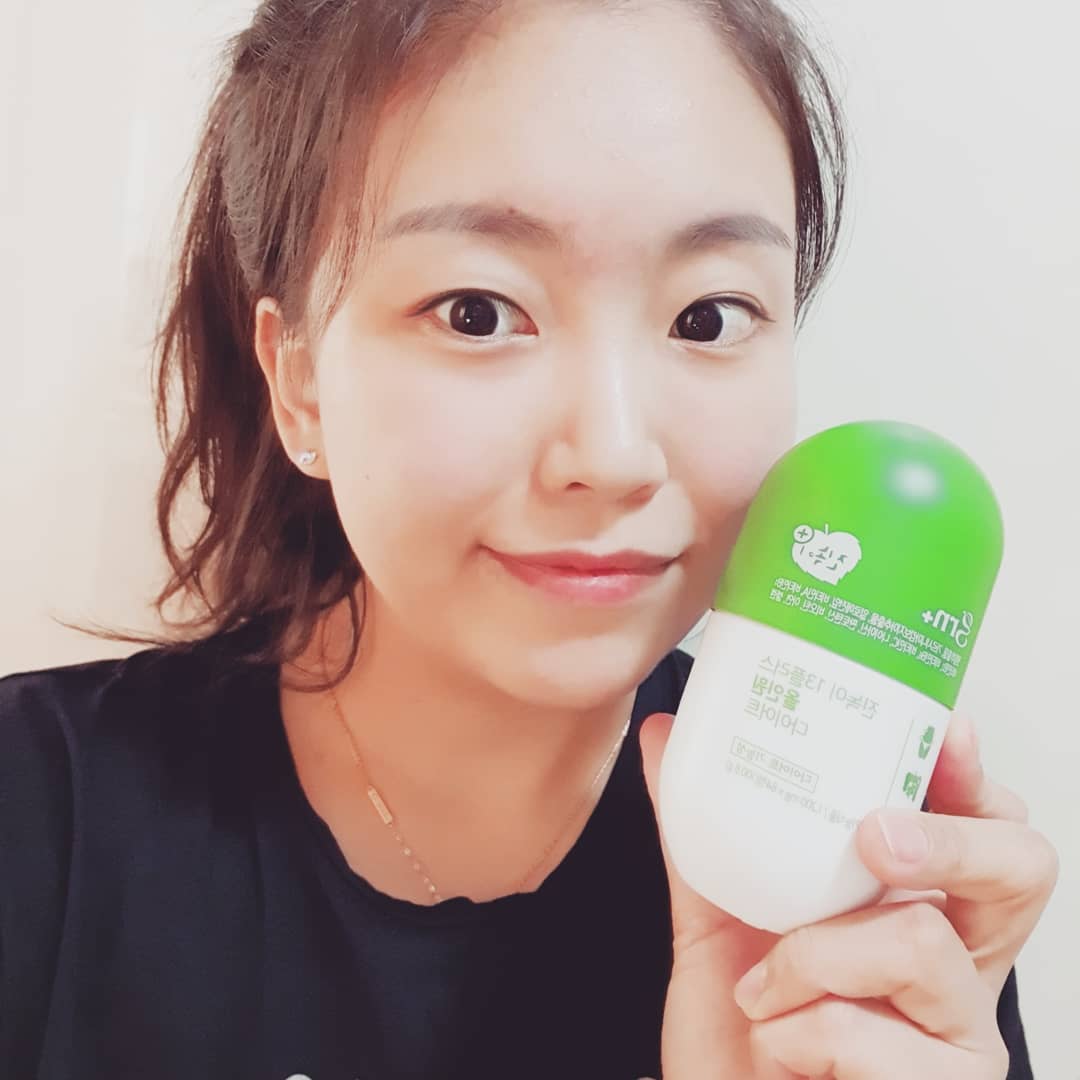 쭈야 on Instagram: “. GRN진녹이😁 깻잎추출물과 가르시니아가 포함되어있어 무려 2중으로 체지방감소와 다이어트에 도움을 준다고해요 알로에전잎이 포함되어 배변활동에도 도움을 준다고 하니 다이어터라면 무조건 섭취해야하는 제품🏃‍♀️ 화장실을 잘가니 몸이 가볍고 좋아요🥰🥰…”