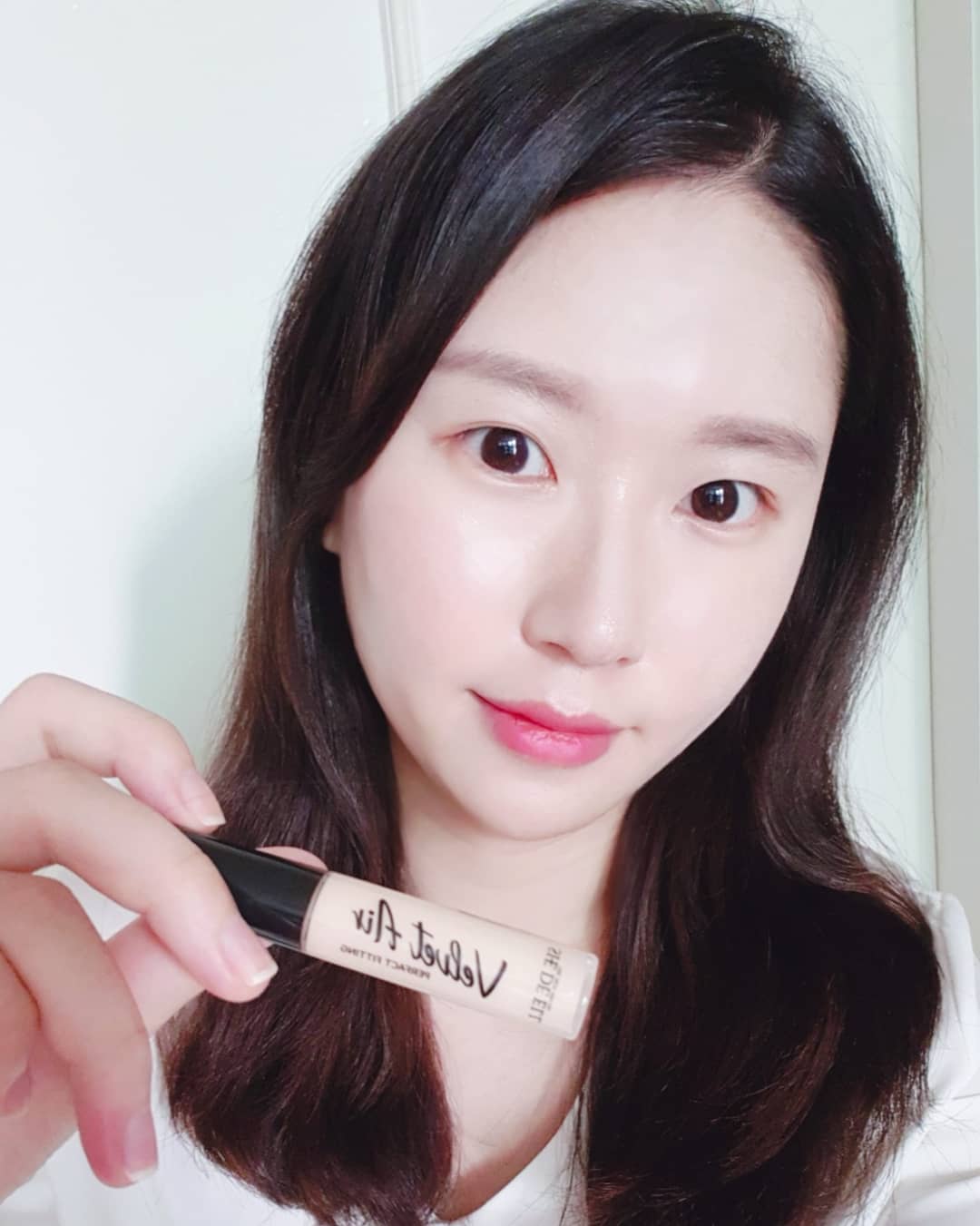 🐥🌹여냐.💕👸🏻 on Instagram: “-쉬드엘 벨벳 에어 페인팅 컨실러  얇고부드럽게 발리지만 커버력은뛰어난컨실러❣ 끈적임이 없고 묻어나오지 않아서 좋다 게다가 워터프루프라서 지속력도 좋음😆 5중 세라마이드 함유로 외부 환경으로 인한 피부 자극으로부터 보호해주는 기능까지 더해져 아주…”