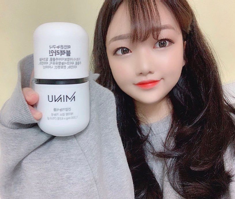예니(26)👩🏻‍🦰로이(2)🐶 일상 on Instagram: “하루에 한알씩 3번! 다이어트 뿐만아니라 간건강,지구력에 탁월한 블랙라인-미누!  잦은회식으로 음주뿌셔!하는 남성분들두 뛰어난 효과 볼수있어 남성들을 위한 다이어트로도 유명하쥬ㅎ3ㅎ 귀차니즘형 남성다이어터를 위한 제품! 요아이 하나로…”