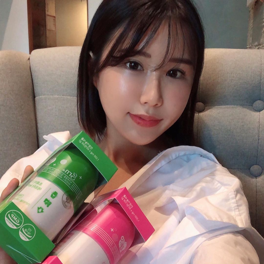 @w.vel on Instagram: “불편함은 줄이고 성분은 더더더더 강화된 시즌3 제품! 먹기만해도 살 빠지는데 외않먹엉 
#GRN#GRN초록이#GRN분홍이초록이#분홍이#지알엔#분홍이초록이시즌3#초록이분홍이시즌3#지알엔다이어트#다이어트보조제#diet#다이어터”