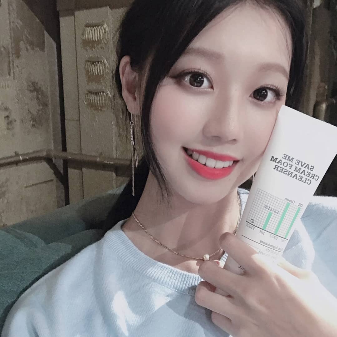 @kyu_ri_the_one on Instagram: “직접 사서도 쓰고 싶은 순한 클렌징 폼😊”