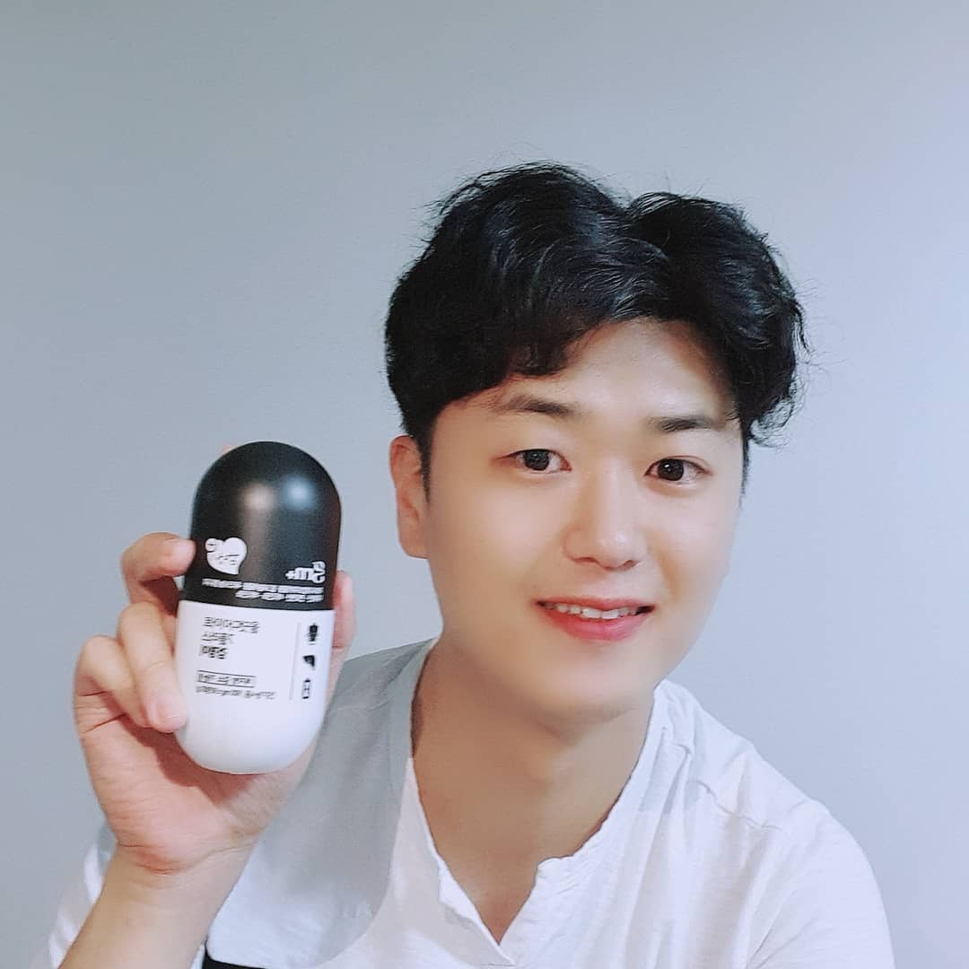 🇰🇷기자출신 이비서(29.5) on Instagram: “#GRN검정이 . . 나이가 서른에 가까워지면서 살과의 전쟁이 시작되었다. 예전보다 먹는 양이 늘어난 것도 아닌데 살로 반영되는 비율은 기하급수적으로 늘고있다. . . 그래서 요즘 핫한 GRN검정이의 도움을 받아보기로 했다. 검정이는 탄수화물이…”