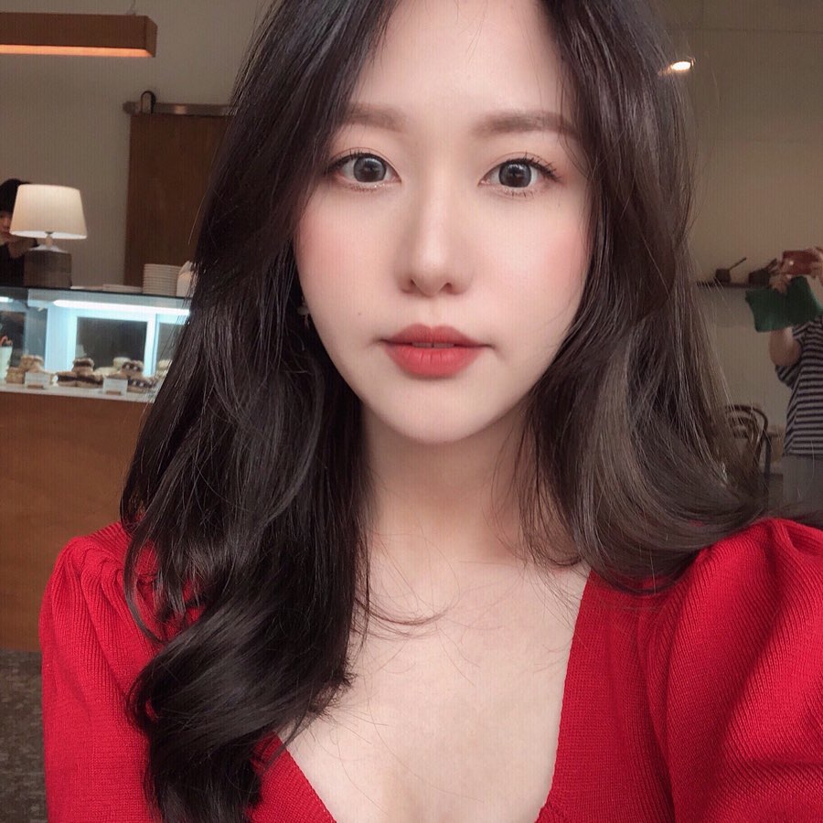 ᴬᴺ ᴶᴵᴴᵞᵁᴺ 〰 ♡ on Instagram: “(ᴀᴅ)〰️
요즘 빨간맛 잔뜩♥️ 다홍이랑 다이어트 불태우기🔥🍎👠
▫️
#GRN#GRN다홍이#다홍이#지알엔#지알엔다홍이#지알엔다이어트#다이어트#이너뷰티#몸매관리#헬스타그램#건강스타그램#다이어터그램#운동#눈바디#인바디#보충제#근손실”
