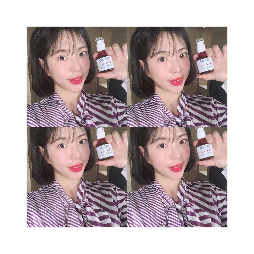 sᴜᴊɪɴ 👑 on Instagram: “홈필링✨✨ 오늘 하루종일 세수안하고 버텼으니... 각질제거세럼으로 세안하고 뽀득뽀득 필링햇찌롱〰️ 근데 이게 미끌미끌하면서 느낌도 좋고 시원한 느낌이랑 향도 좋은데 피부에 자극은 별로 안되면서 블랙헤드 화이트헤드 각질들을 감소해주니 완전…”