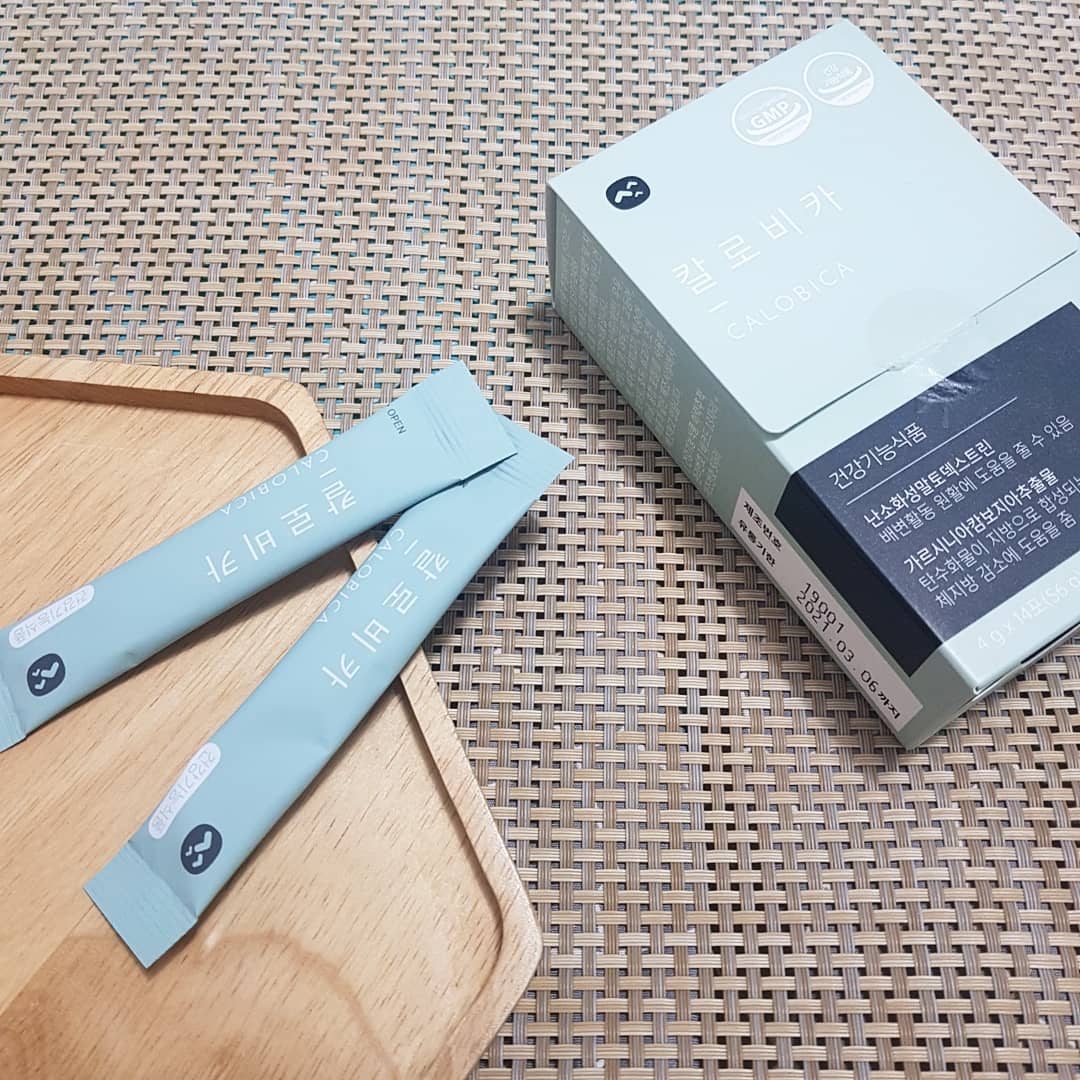 miseon😍😍 on Instagram: “#다이어트그램  여름때 너무 많이 놀았어!! 이제 우아한 #가을여자 가 되기 위해 #웰스업#칼로비카 로 #단기간다이어트 돌입!! 매일매일 한잔씩 먹는 #아메리카노 대신 #다이어트커피 로 마시기!! 가방안에 하나씩 넣고 다니기도 편안하고 물에도 너무…”