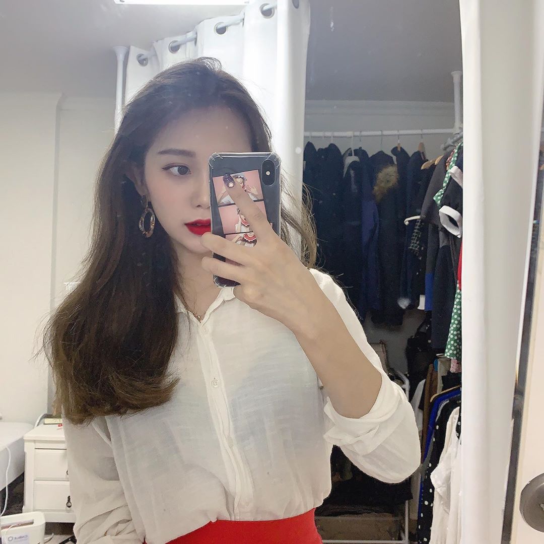 김아름 on Instagram: “#아스카헤어인천점 에서 #붙임머리리터치 받구 집에서 셀프컷트🔥 
리터치 받으니까 더 풍성해진 것 같은 느낌적인 느낌
#인천붙임머리 #부평붙임머리 #부천붙임머리”