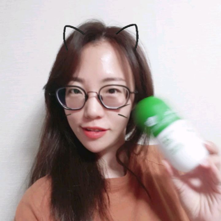 태희씨 on Instagram: “초록이 분홍이만 먹어보다가 좀더 파워풀한 #진녹이 한번 먹어봅시다아~! #초록이 랑 뭐가 다르냐면 일단 녹차카테킨 대신에 꺳잎추출물이 들어있고, 하루에 3번 먹으면 담날 쾌변행진으로 밖에 못나간다. 그러니까 첫날은 가능하면 금욜에 시작해서 토, 일을…”