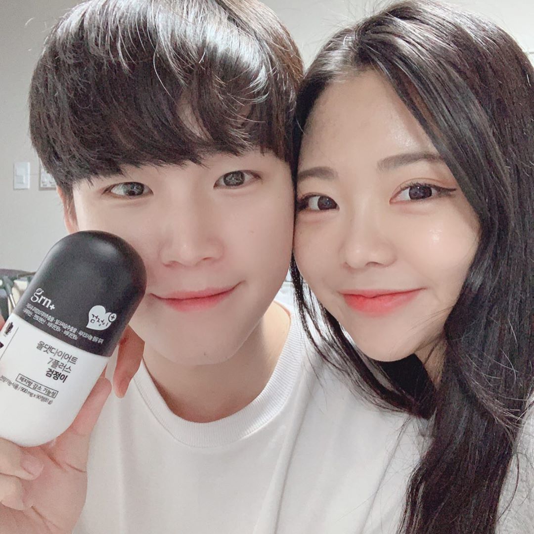 최수지(뚜디) on Instagram: “예뿌게생긴상으니 우리진짜 다이어트해야대눙뎋ㅎ 열심히꾸준히 먹어보쟈 술좋아하는 너에게 안성맞춤 검정이 제품제공 @grn_green  #GRN #GRN검정이 #검정이 #지알엔 #지알엔검정이 #지알엔다이어트 #관리하는남자  #다이어트보조제 #남자다이어트…”