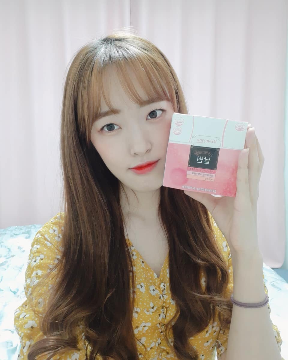 여자사람 on Instagram: “다이어트 보조제 아무거나 드시지 마세요! 대부분의 다이어트보조제들이 가르시니아나 녹차카테킨만 들어있잖아요ㅜ 근데 리마이미는 배변활동에 도움을 주는 알로에전입, 그리고 비타민 D까지 들어있는 올인원 제품이더라구요💕 탄수화물의 지방합성 억제 + 항산화,…”