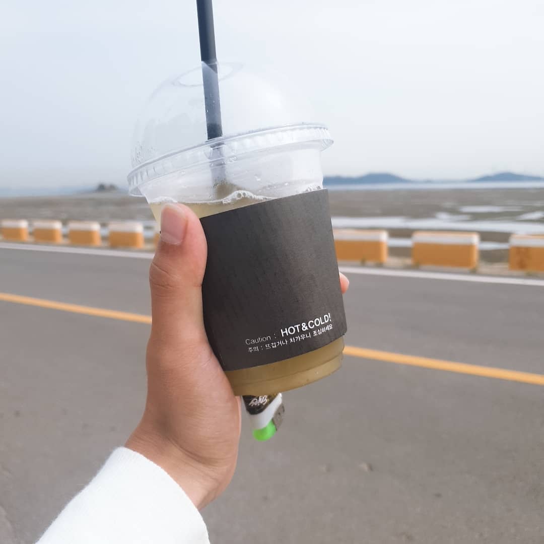 어느 한바다에서 청포도에이드 마시며~
#청포도에이드 #바다 #힐링