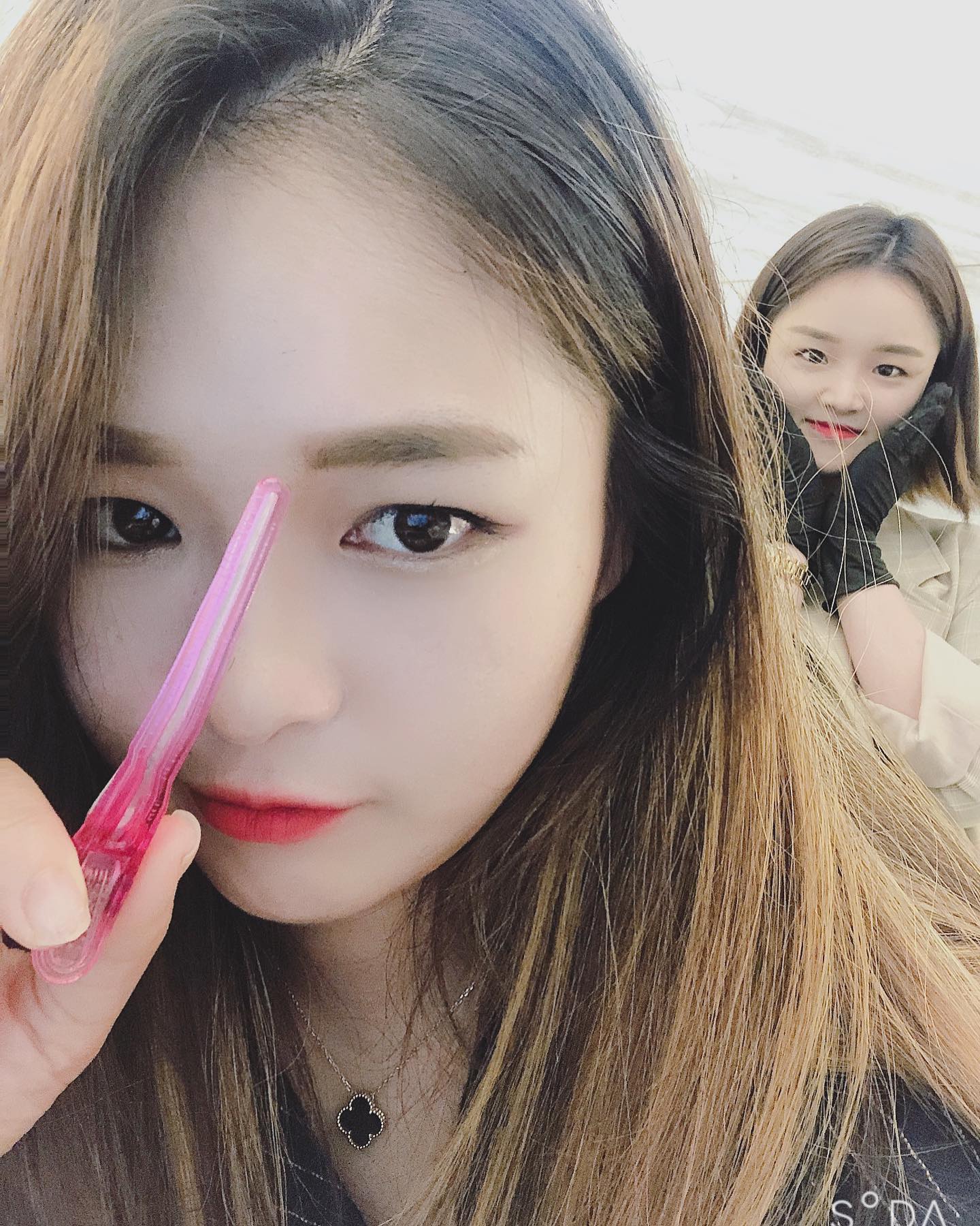ㅇr....소리쌤 핀셋 찾아주실부운🤦🏻‍♀️
.
.
.
#칠칠맞아 #휴 #찾아주세유