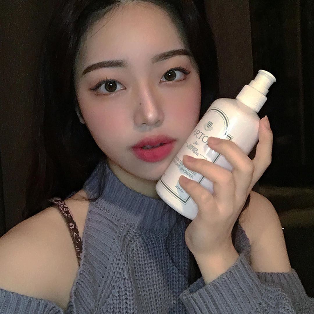 힂니 on Instagram: “여행하면서 향 신경 쓸 일 많죠🥺🥺
샤워하면서 체취까지 관리할 수 있는 바디워시예요!
이번 여행에 챙겨오길 잘했당😉
#천사연구소 #아르투아 #아르투아바디워시 #바디워시추천 #샤워향수 #향수바디워시 #송강바디워시 #artois #ad”
