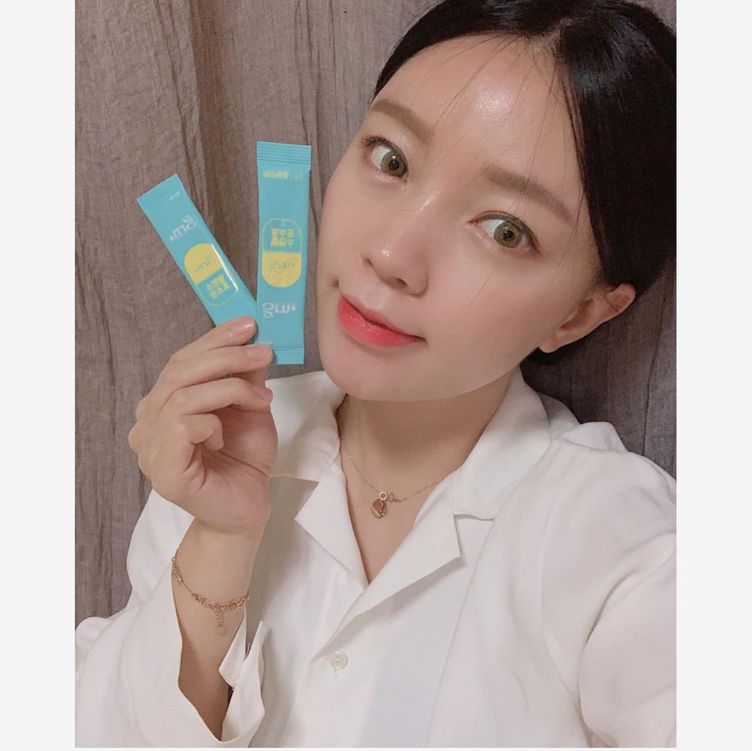 박아노니🍎 on Instagram: “요즘 챙겨먹는 #밸런스효소핏 ! 인스타에도 효소 공구가 많은데 나눈 grn에서 나온게 좋아서 요걸루 픽! 간편하게 가방에 하나씩 들고 다니면서 점심 저녁 먹을때 하나씩 먹으면 된당 기분탓인지 몰라도 이거 먹고 화장실 더 잘가는느낌이라 앞으로도 꾸준히…”