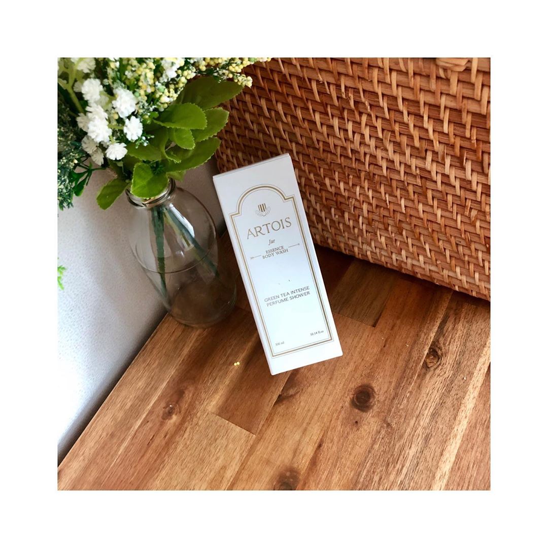 sᴜᴊɪɴ 👑 on Instagram: “그 인스타에서 향기좋은 바디워시 극강추천에 떴던 그 천사연구소 아르투아 바디워시 !!!!! 아르투아 샴푸도 쓰고 형기 넘 조아서 나중에 바디제품도 써봐야징 했는데 역시나 바디워시도 향기 너뮤 조음 거품도 잘 나서 조음 !!!! 은은한 꽃향이…”