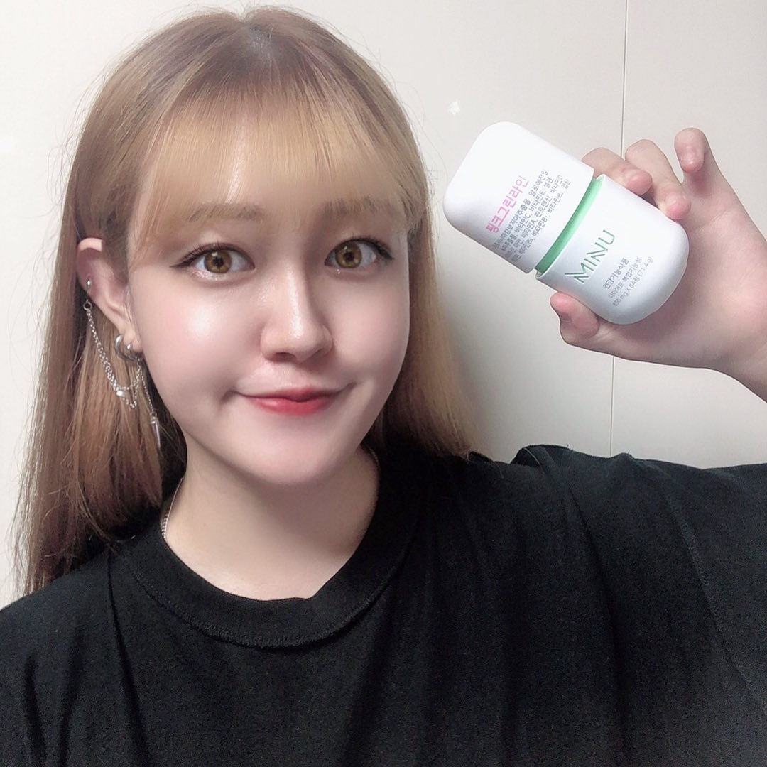 뷰티에디터 𝓼𝓾 𝓳𝓲𝓷 on Instagram: “미누 핑크그린라인 다이어트  스픽콘 버스킹을 대략 한달 앞두고 다이어트 제품을 살까 사야할까 멤버들과 고민하다 구매하지 않았는데 다이어트 제품이 뙇 들어옴.. 엄총엄총 기다리다가 받자마자 당일부터 먹었는데 하루에 2번 또는  3번 먹을때가 있는데…”