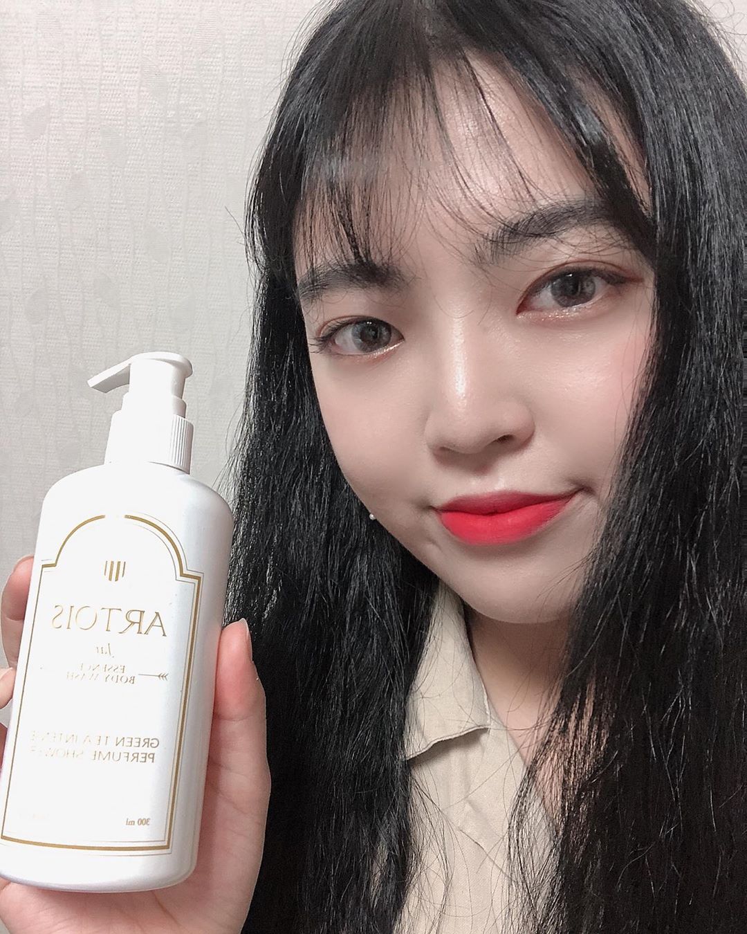 세인🧚🏻‍♀️ on Instagram: “바디워시 향기 진찌 진하고 좋당...향기 갑 내가 썻던 바디워시중이 제일 좋다...!!!
.
.
.
.

#천사연구소 #아르투아 #아르투아바디워시 #바디워시추천 #샤워향수 #향수바디워시 #송강바디워시 #artois #ad”