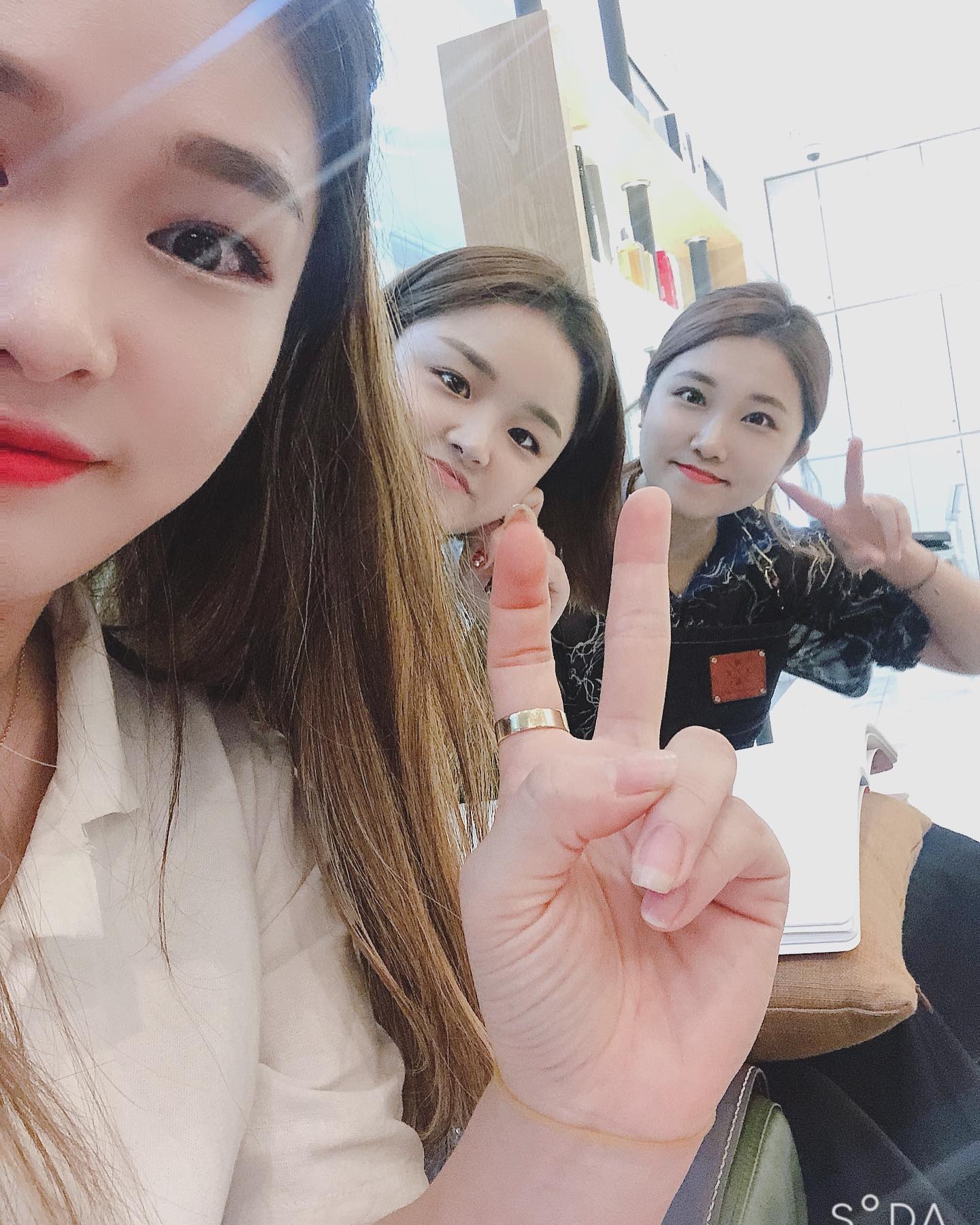 우리 사랑둥이들 ❣️
.
.
평생 내짜증들어줘 몸이 멀어져두 
매일매일 괴롭힐거야 🤗
.
.
#우정해 #이쁜이들