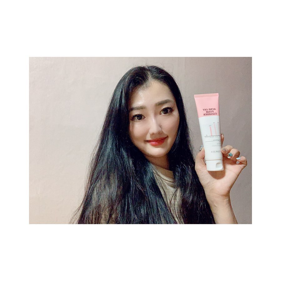 ღღ on Instagram: “🌷로하셀 폼 클렌징🌷

쫀쫀하고 풍성한 거품으로 피부 자극을 최소화 하며, 모공속 노폐물 제거에 탁월한 #폼클렌징 🥰”