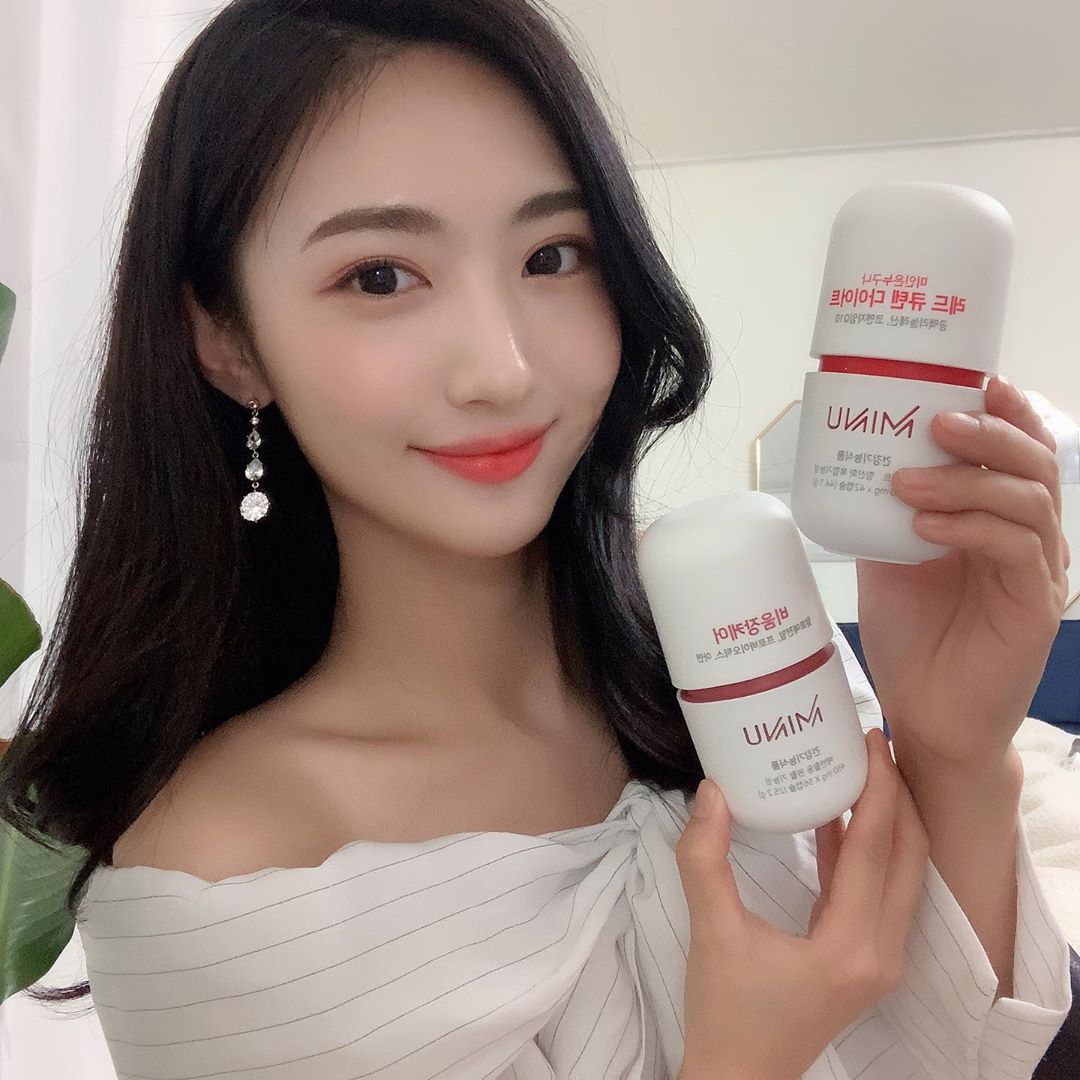 유럽하란🧖🏻‍♀️ on Instagram: “👉🏻옆으로 밀어보기👉🏻 ▪️벌써 두통째 미누 리뷰🦖 - 미누 레드큐텐은 처음 먹는데 알이 넘 큰 캡슐이라 힘들었어요😭 - 이 제품은  CLA (공액리놀렌산) 으로 체지방감소에 도움을 받을 수 있대서 야식 좋아하는 나에겐 너무 큰 도움 주는 제품! -…”
