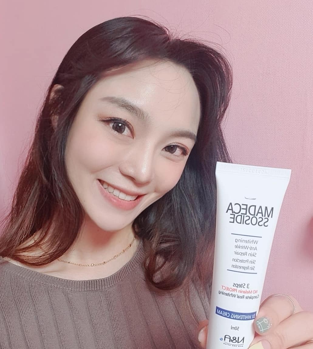 장땡양 혹은 장도로씨✨ on Instagram: “. 워낙 건조한 피부라 샵가서도 늘 수분+수분만 부탁드리는 나🐰 3X크림을 사용한지 3일까지는 자고 일어나면 피부당김이 있었는데,  4일째부터는 수분감이 차오르는게 느껴지고 6째에 손대리님에게 화장 잘됐다는 얘기를 듣고 9일째에 시조새에게…”