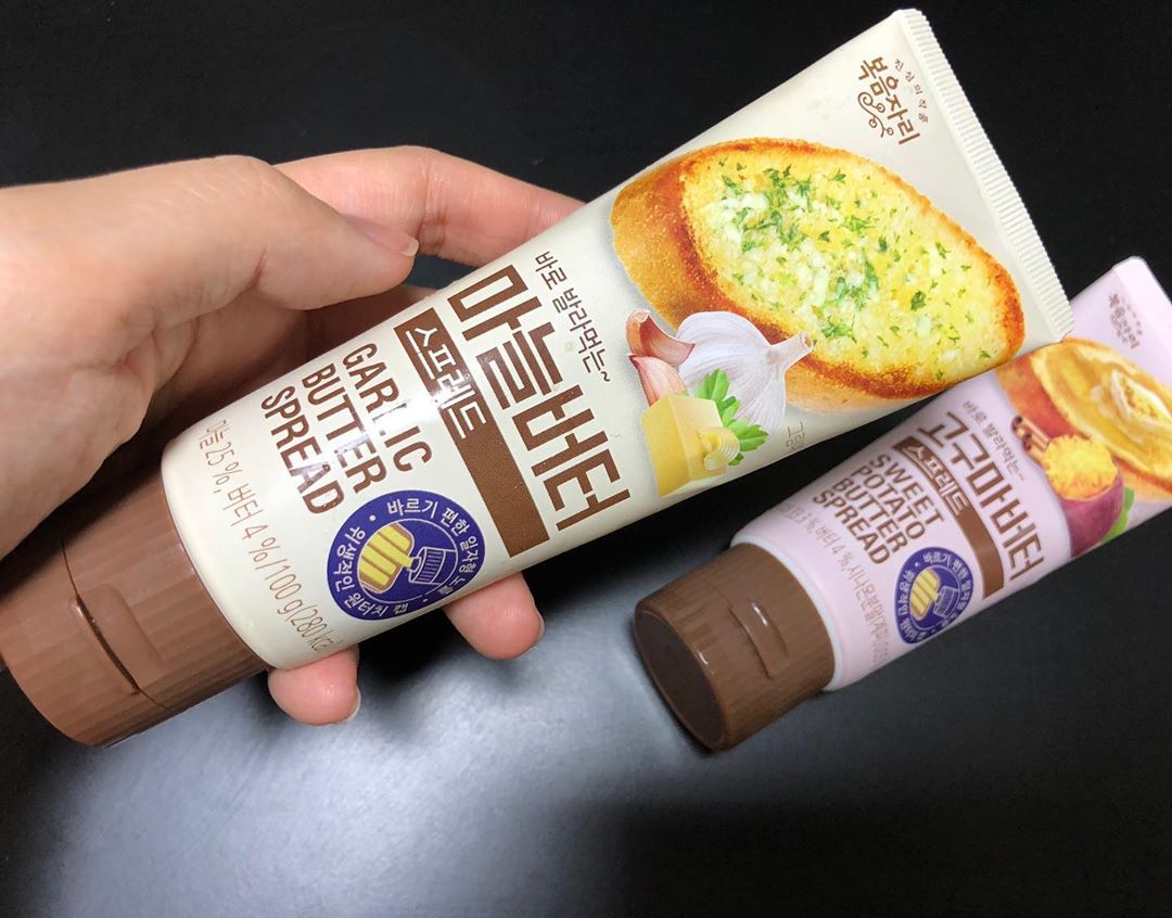 ♥️ on Instagram: “ㆍ 복음자리 발라먹는스프레드 ㆍ 마늘빵이 먹고싶을 때는!?? 마늘버터스프레드 쭈욱 짜서 냠냠 고구마빵이 먹고싶을 때는?! 고구마버터스프레드 하나로 끝! ㆍ ㆍ 튜브에 담겨있어서 떠서 바를 필요없이 쭈욱 짠 후에 입속으로 직행하면 끝~ ㆍ ㆍ 마늘향의…”