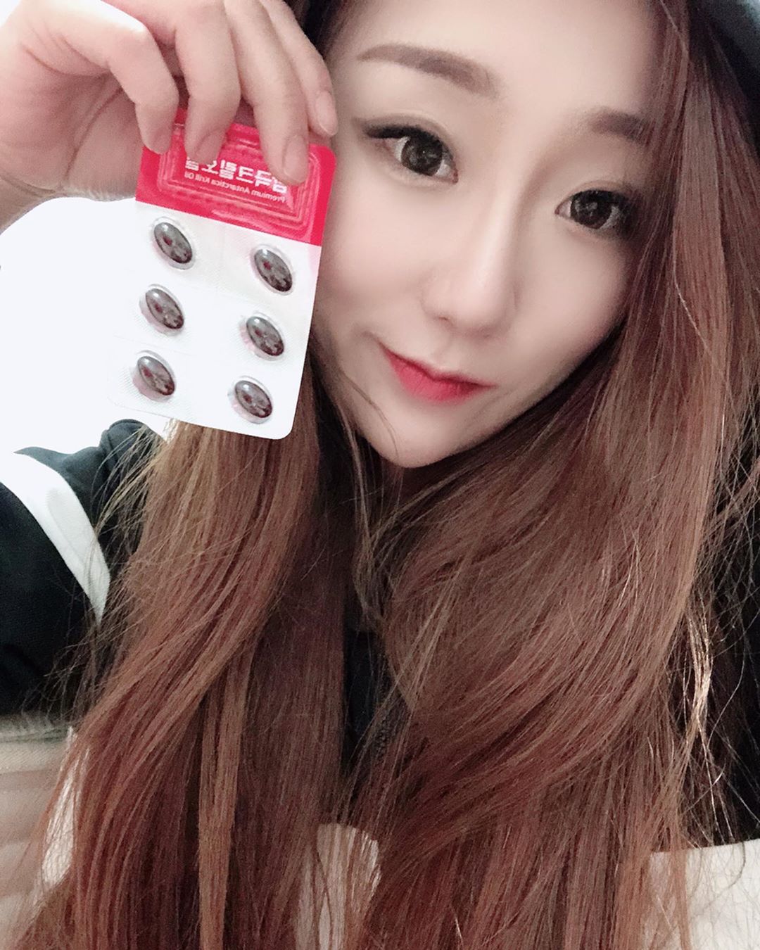 lee상아⚾️💕 on Instagram: “#리뷰
.
.
.
크릴오일! 👍🏻
무엇보다 최고 요즘 hot한 크릴오일!
알갱이 째깐해서 목넘김 좋구! 가성비 짱!!
콜레스테롤 아웃! 이게 효과 최고인듯 크힣😜#365더건강 #남극크릴오일 #크릴오일 #오메가3 #콜레스테롤”