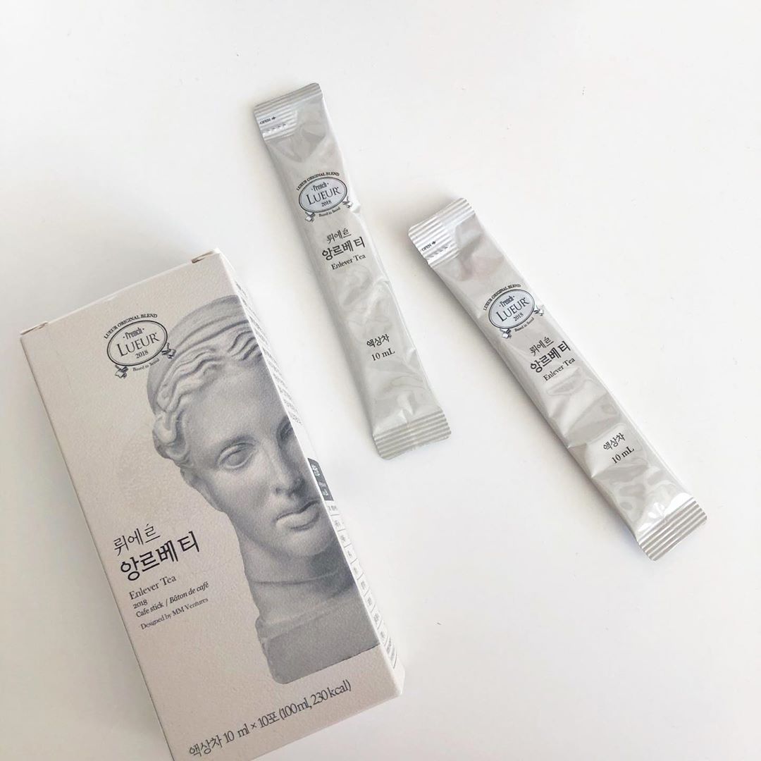 연수ღ'ᴗ'ღ on Instagram: “🎁 . . . . . . 평소에 붓기에엄청 관심많은편이라 영양제도 잘챙겨먹고 호박즙 팥물같은거 잘챙겨먹는 편인데 이거 대박이댷ㅎㅎㅎㅎ 급할땐 그냥 스틱채로 먹고 집에있을땐 찬물에 타먹는데 30분이면 효과가 바로나타남✨✨ 약지에끼는 반지가 검지에도…”